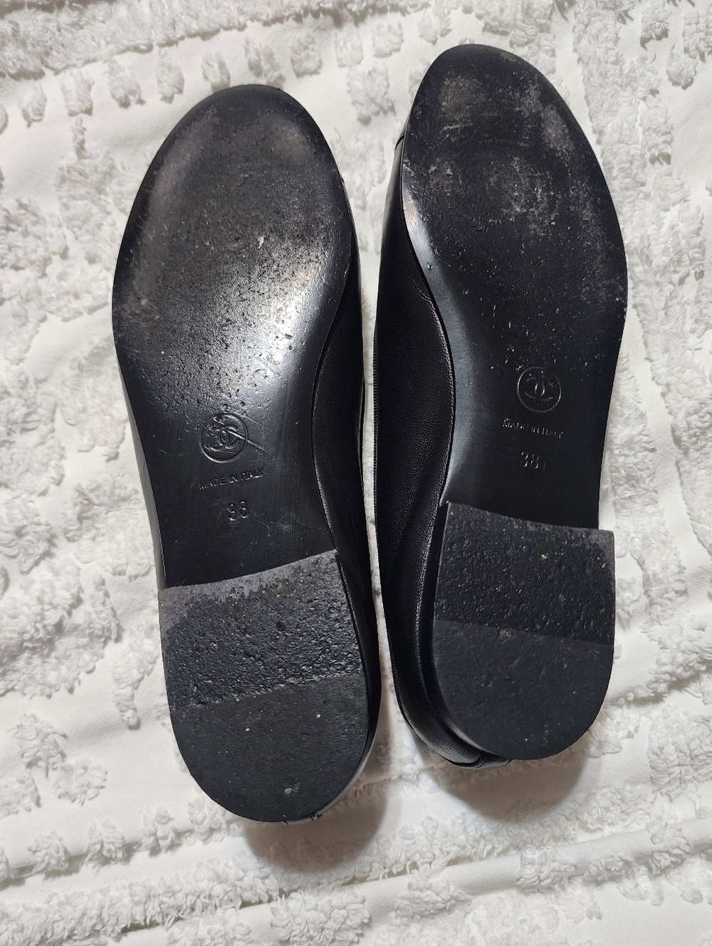 CHANEL Black Patent Leather Cap Toe Ballet Flats W/ Bow And Logo Size 8 - Picture 7 of 9